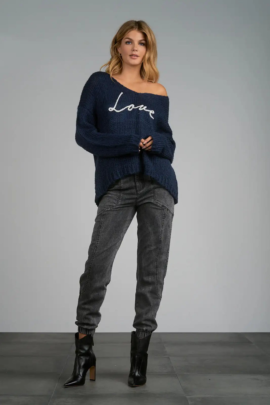Custom Women's Winter Casual Crocheted Embroidery Oversize V-Neck Sweaters Manufacturer