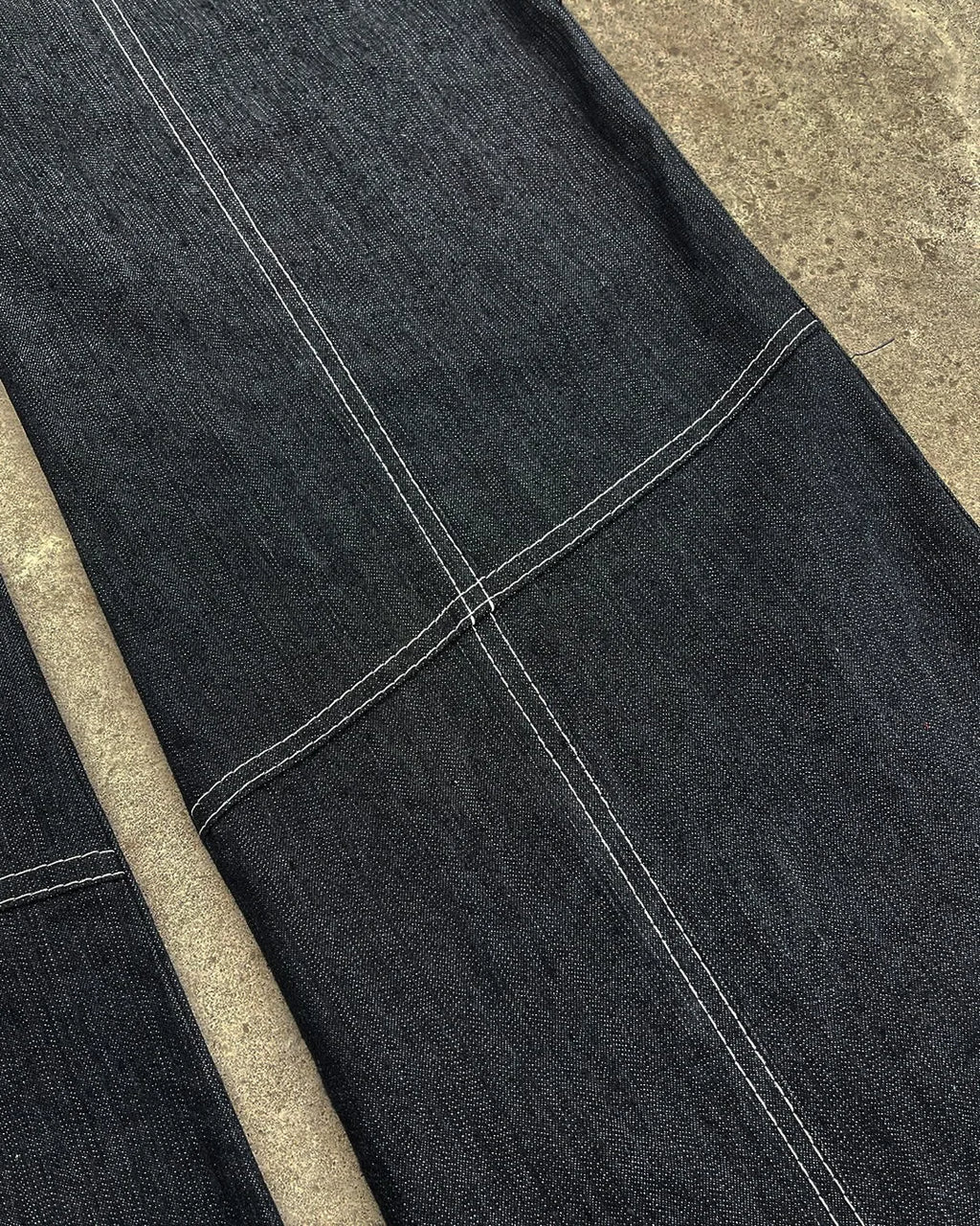 Custom Men Raw Selvedge Denim Jeans Straight Fit Black High Street Style Denim Jeans