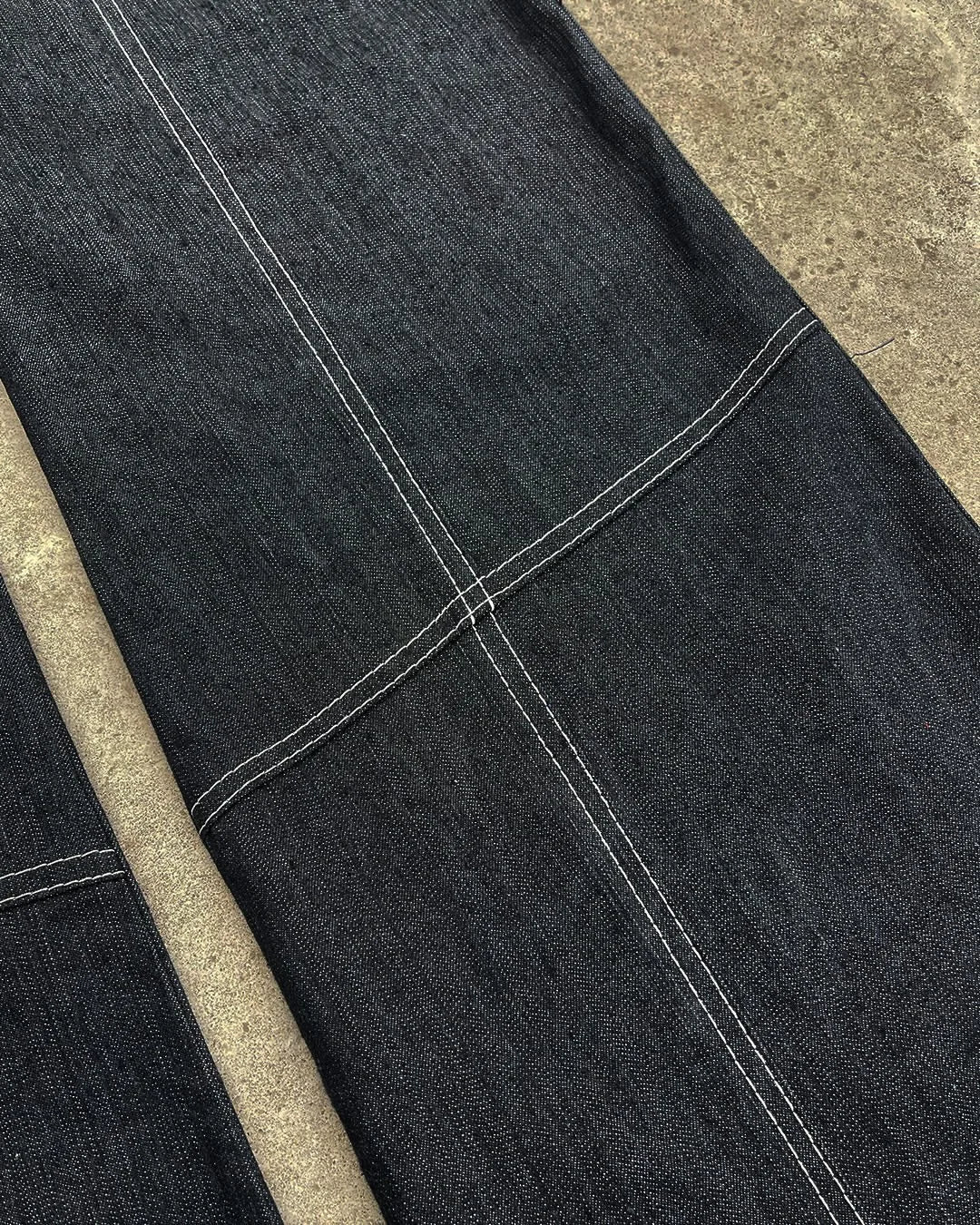 Custom Men Raw Selvedge Denim Jeans Straight Fit Black High Street Style Denim Jeans