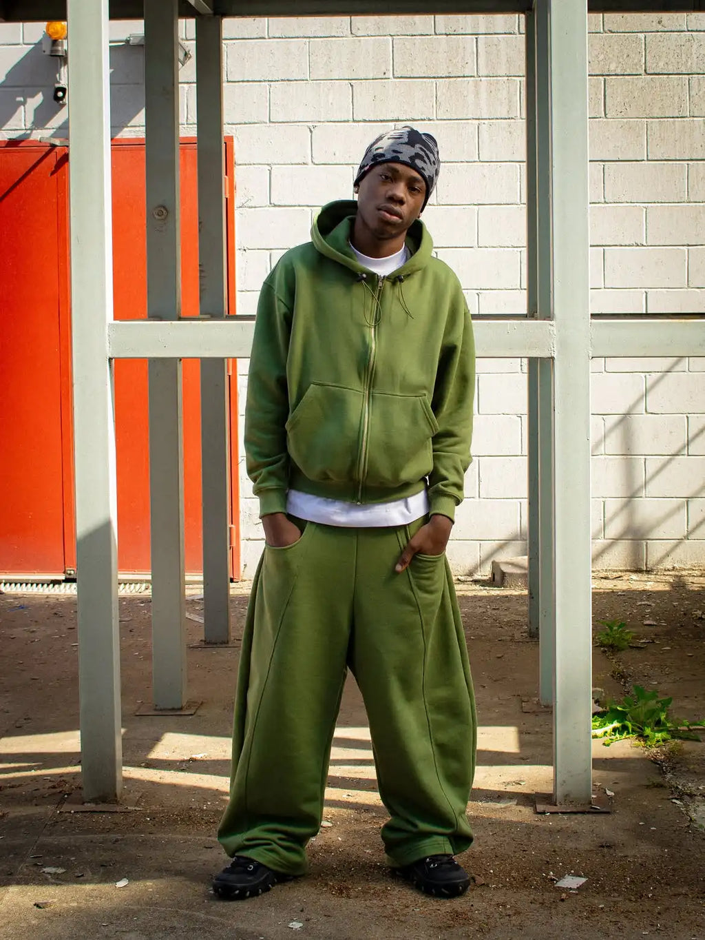 Custom Sweatsuit Mens Streetwear French Terry Sweatsuits for Men Zipup Hoodie and Sweatpants Set