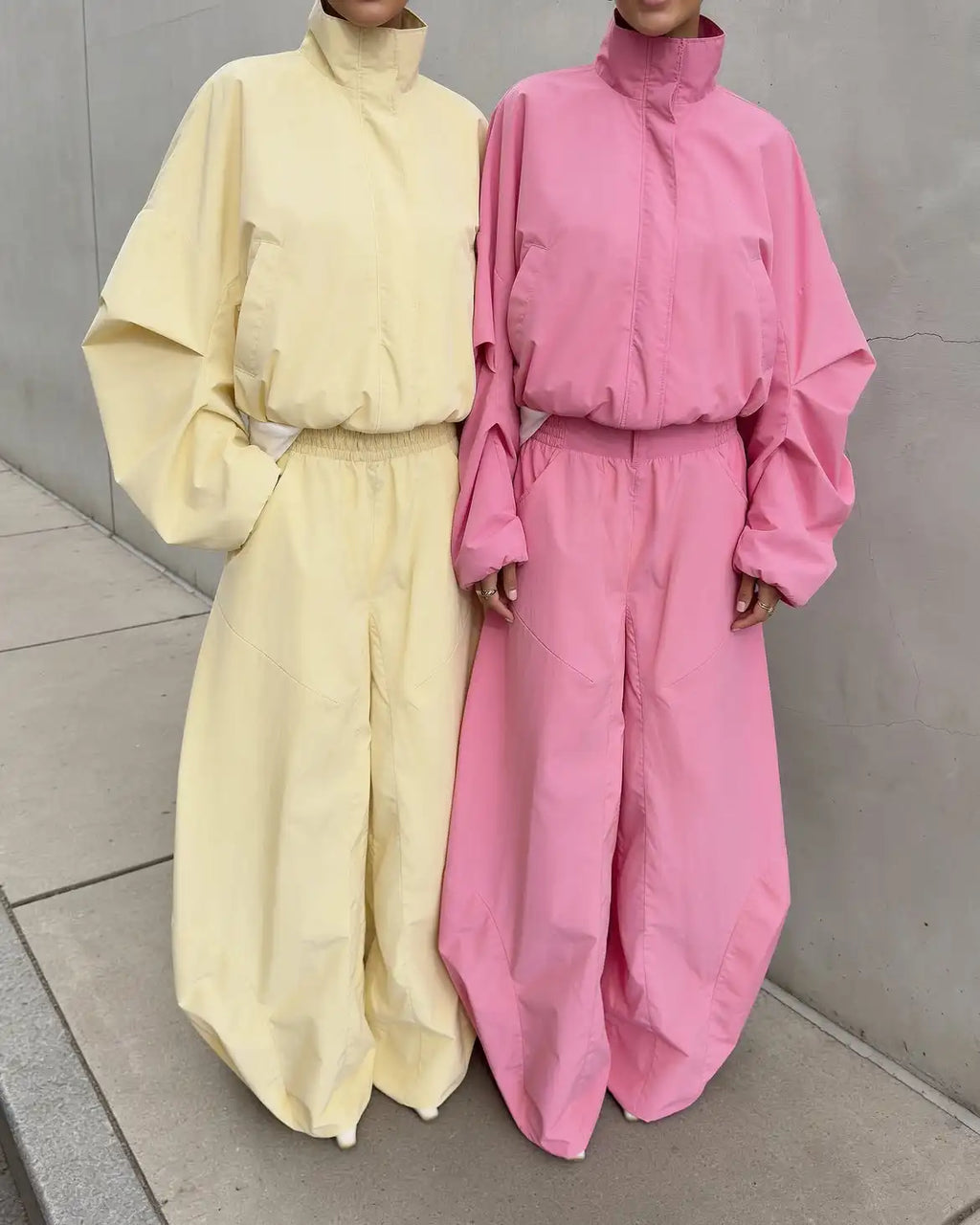 Custom Women Track Suits Two Piece Sets Nylon Windbreak Tracksuit Set Ladies Baggy Tracksuit Set