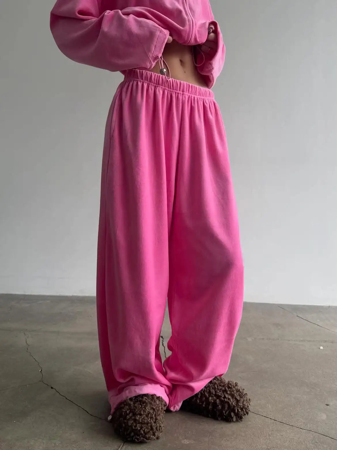 Custom Velour Tracksuit for Women Casual Velour Zip up Hoodie Set Track Suit Manufacturer